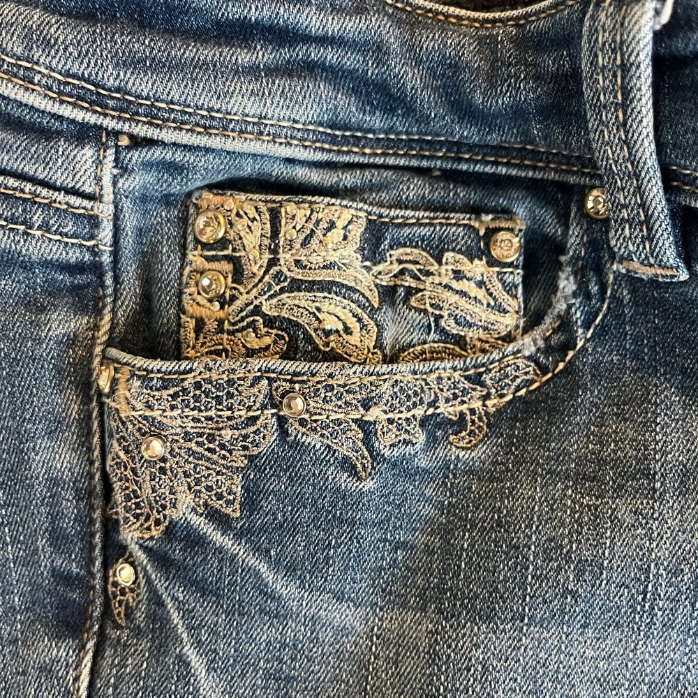 White House Black Market Flare Jeans with Lace Detail 2S 2P - Picture 5 of 6